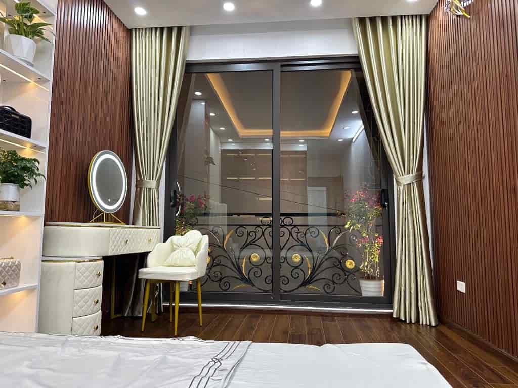 Nhà Khương Trung, 55m2, 4 tầng, dân xây chắc chắn, ô tô đỗ cửa