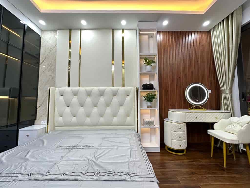 Nhà Khương Trung, 55m2, 4 tầng, dân xây chắc chắn, ô tô đỗ cửa