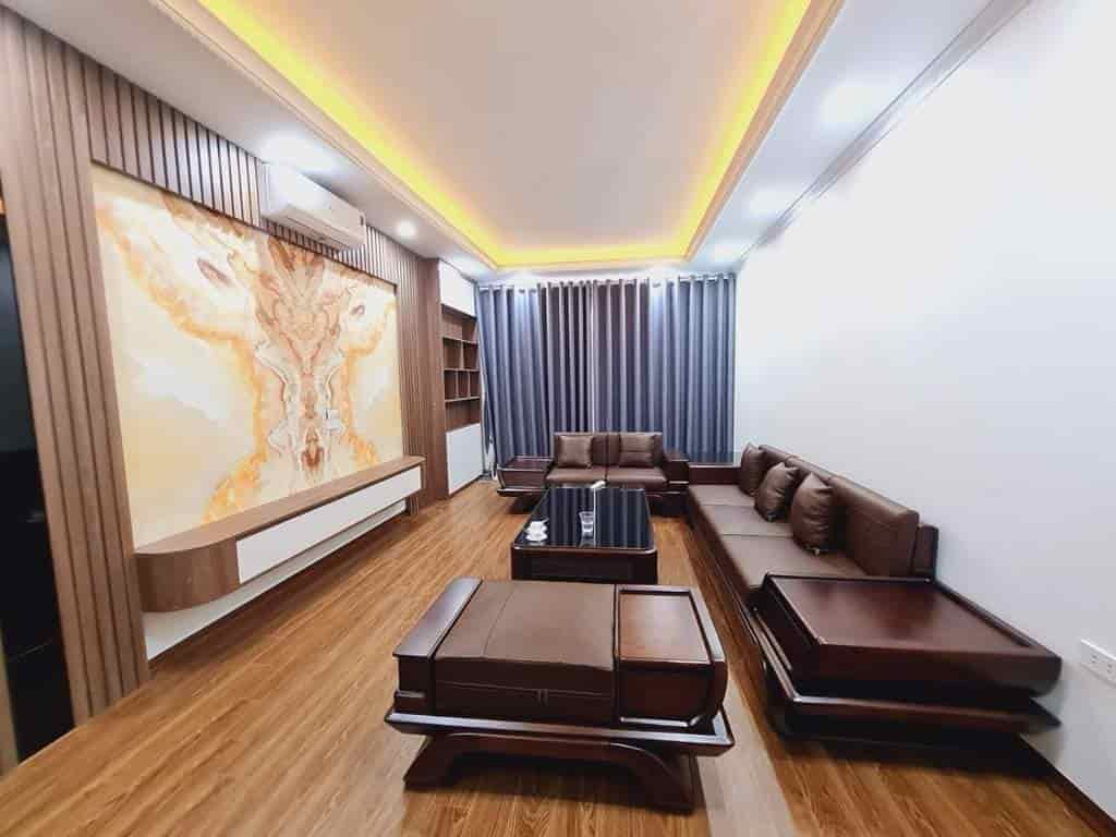 Bán nhà Nguyễn Văn Huyên, dt 40m2,10m mặt phố, dân xây, 10 phòng, 300 triệu/năm, chỉ 6.3 tỷ