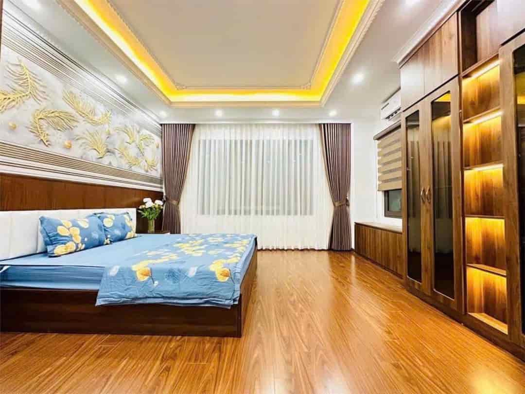 Bán nhà Nguyễn Khang, dt 40m2, phân lô tô, 30m ô tô tránh, ở ngay, chỉ 10.5 tỷ