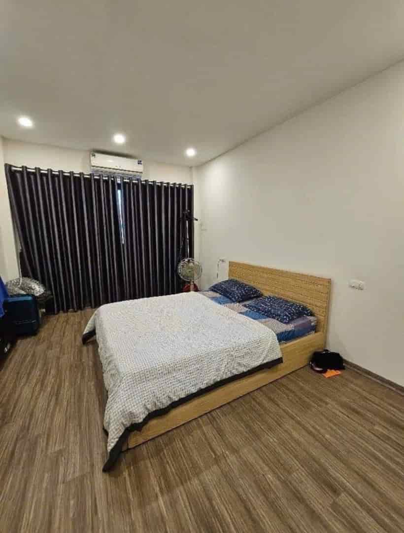 Nhà mới cực đẹp, full nội thất ngõ 01, Nguyễn Văn Huyên, 38m2, 5 tầng, giá 6.4 tỷ