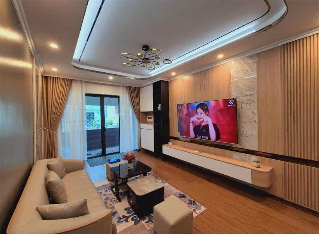 Siêu phẩm, bán nhà Hồng Tiến, Long Biên, ô tô đỗ cổng, 42m2 giá 5.9 tỷ