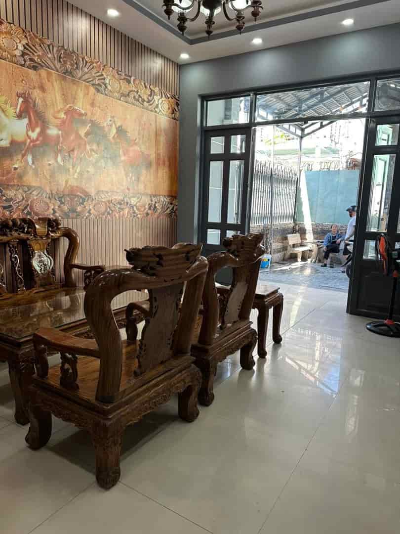 Đông Hưng Thuận, hxh, gần 100m2, 3 tầng, 5 tỷ nhỉnh