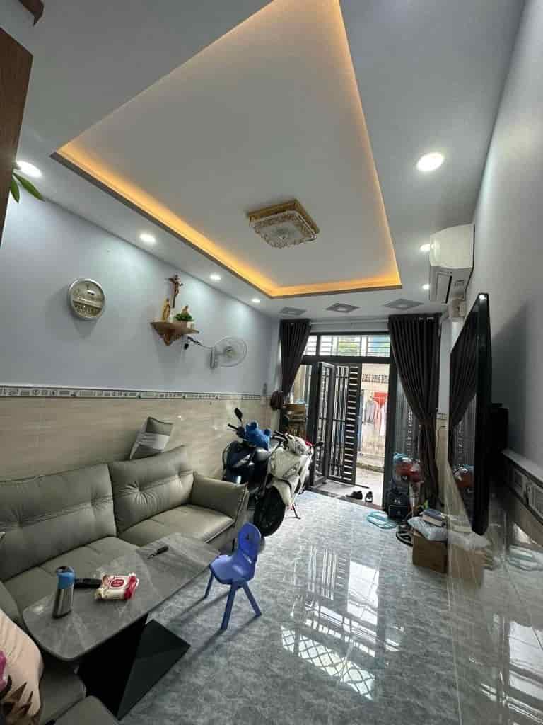 Nhà đẹp, 2 tầng, khu vip tb, gần mặt tiền Phan Huy Ích, dtsd 62m2, 3 tỷ nhỉnh