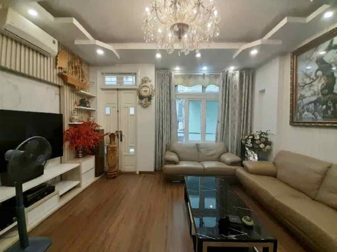 Nhà khu Hoàng Cầu, 48m2, 5 tầng, 12.5 tỷ