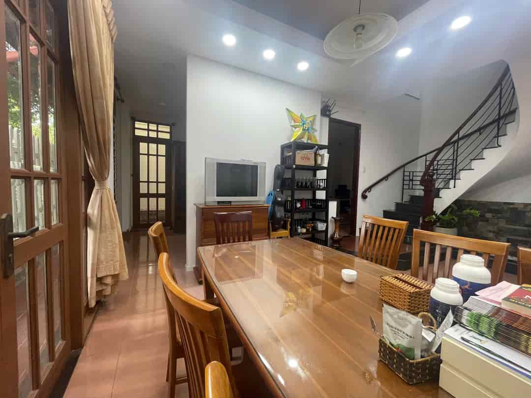 Cho thuê villa góc full nội thất trục Lương Định Của An Phú Q2