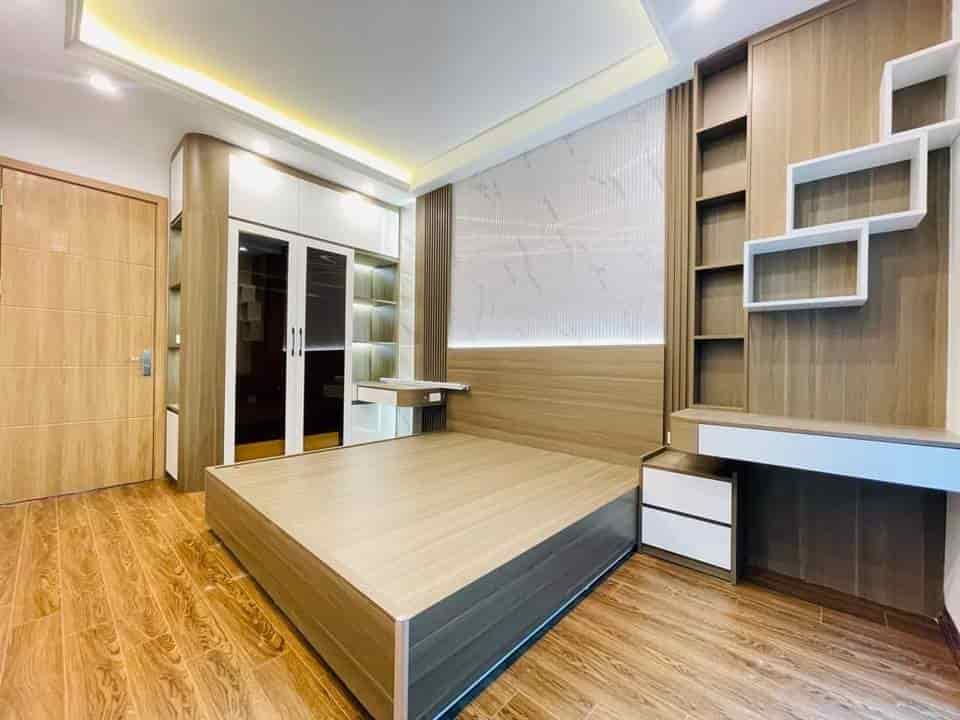 Bán nhà Đào Tấn, 2 thoáng, 42m2, 5 tầng, tặng nội thất, nhỉnh 7 tỷ