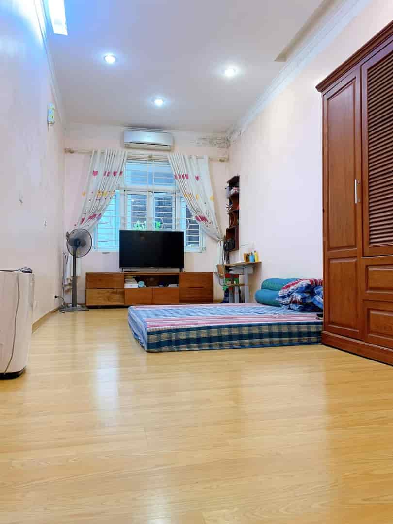 Bán nhà ngõ 254 Lê Trọng Tấn, lô góc, 37m2, 6 tỷ 8