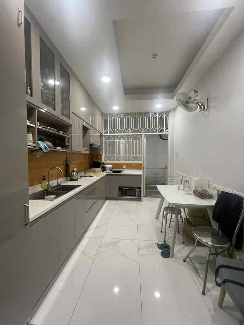 Quận 10, mặt tiền Sư Vạn Hạnh, nhà đẹp, 5 tầng, 60m2