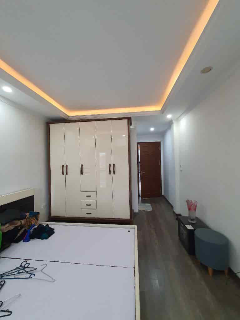 Nhà trung tâm Bồ Đề, dt 46m 2 thoáng, 20m ô tô tránh, ngõ thông, gần hồ