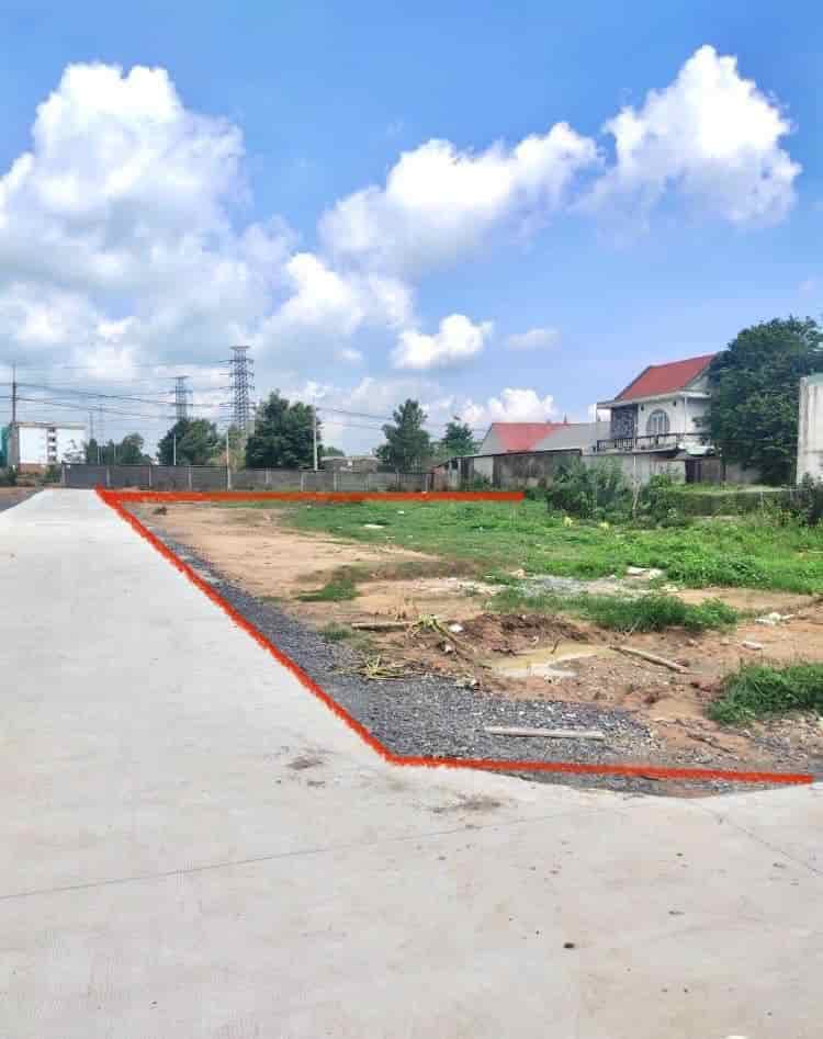 Bán nhanh 3 lô đất ngay DT752, 262 triệu, 15x25, 375m2 sổ riêng sẵn gần xí nghiệp, trường chợ ngay Bình Phước