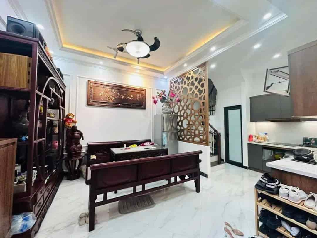 Phố vip Văn Cao, vài bước ra Hồ Tây, mới đẹp full nội thất, 30m2, 5 tầng