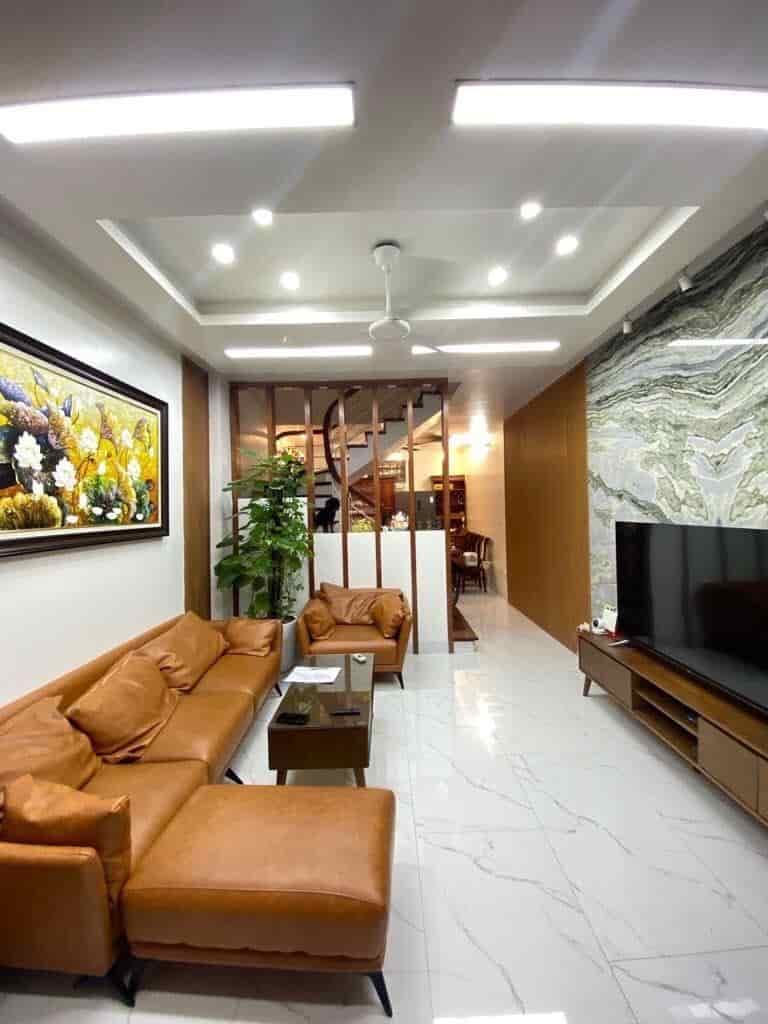 Bán nhà phố Trần Bình, 42m2 nhà đẹp lung linh, giá nhỉnh 7 tỷ