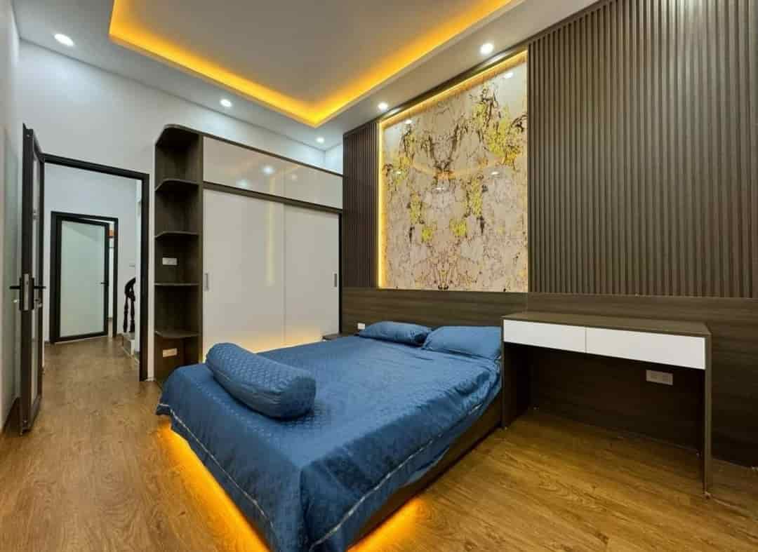 Nhà đẹp phố Cầu Giấy, 32m2, 5 tầng, ngõ ô tô, kinh doanh, giá 5.3 tỷ