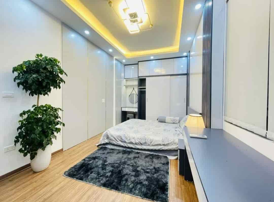 Bán nhà mới cực đẹp, full nội thất ngõ 165, Nguyễn Khánh Toàn, 39 m2, 5 tầng, giá 6.5 tỷ