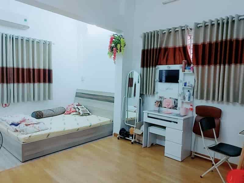 Đi nước ngoài bán nhà Nhiêu Tứ, 25m2, 2 tầng, 2PN chỉ 5 tỷ 5