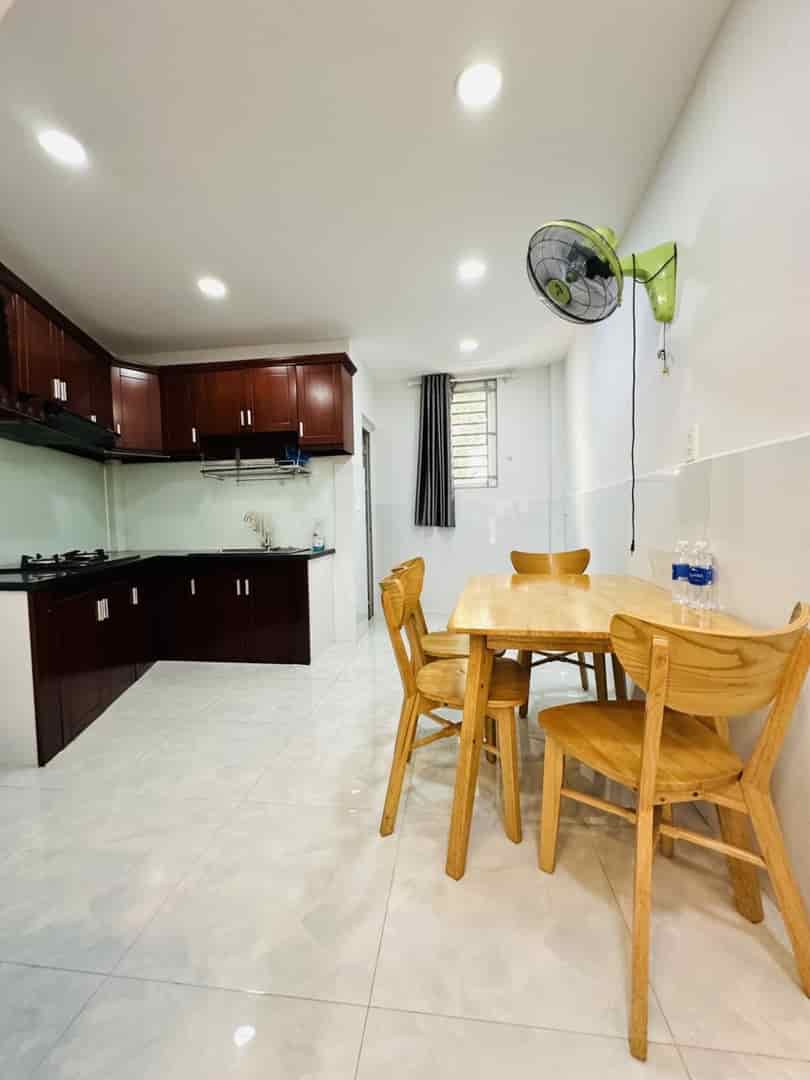 Bán nhà Bình Thạnh, 45m2, nở hậu, hẻm thông, chỉ 4 tỷ lẻ