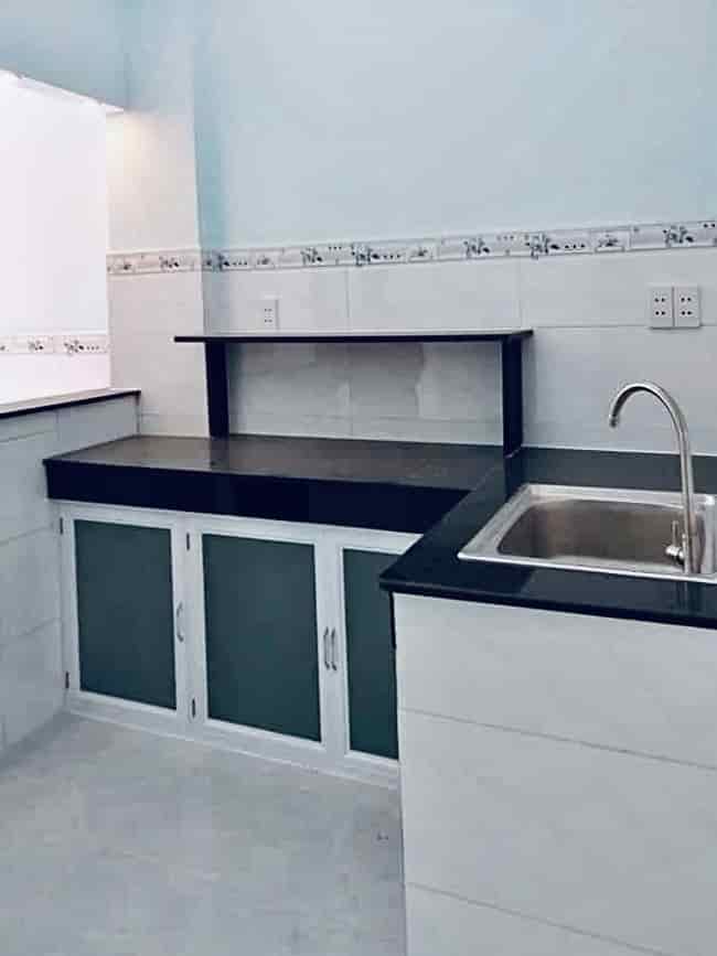 Nhỉnh 2 tỷ có ngay nhà sổ hồng riêng, kế bên chợ Gò Vấp, 2 tầng, cn đủ 27m2, klg kqh