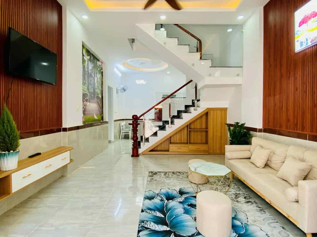 Gò Vấp 50m2, nhỉnh 3 tỷ, 2 tầng 2pn, gần hẻm ô tô, nhà mới ở ngay, tặng full nội thất