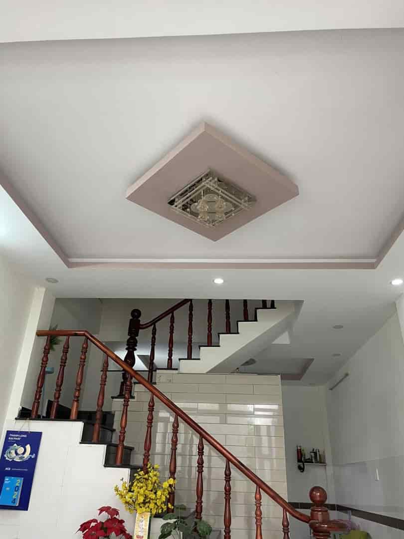 Ô tô tận cửa, 36m2 nhà 2 tầng, hoàn công, 2PN khu Hà Huy Giáp