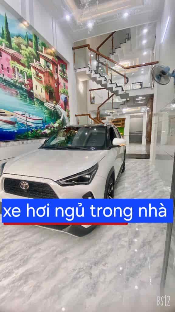 Sát bên chợ, gần uỷ ban phường Bình Hưng Hoà, Quốc lộ 1A, 54m2, 4 tầng, ô tô ngủ trong nhà giá 6.5 tỷ