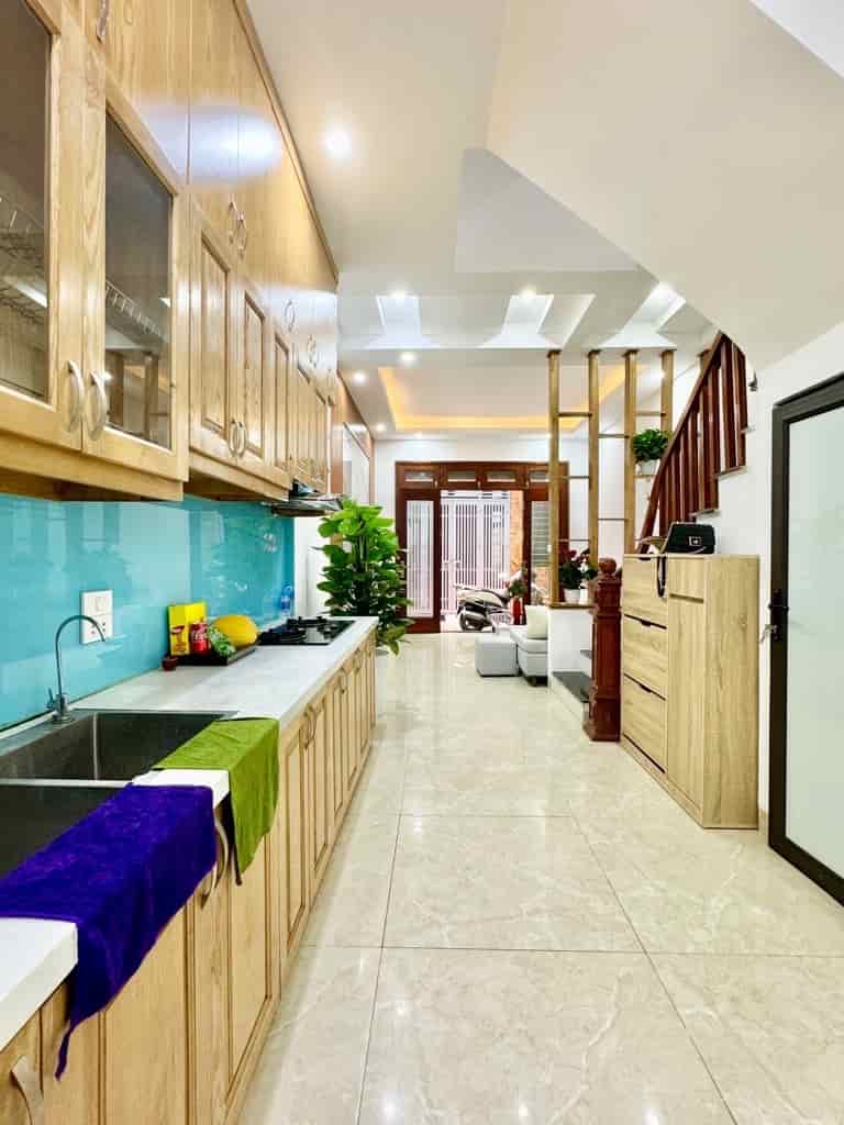 Bán nhà Lê Trọng Tấn Thanh Xuân 40m2 5 tầng 3 phòng ngủ 5.5 tỷ, ô tô đỗ cửa