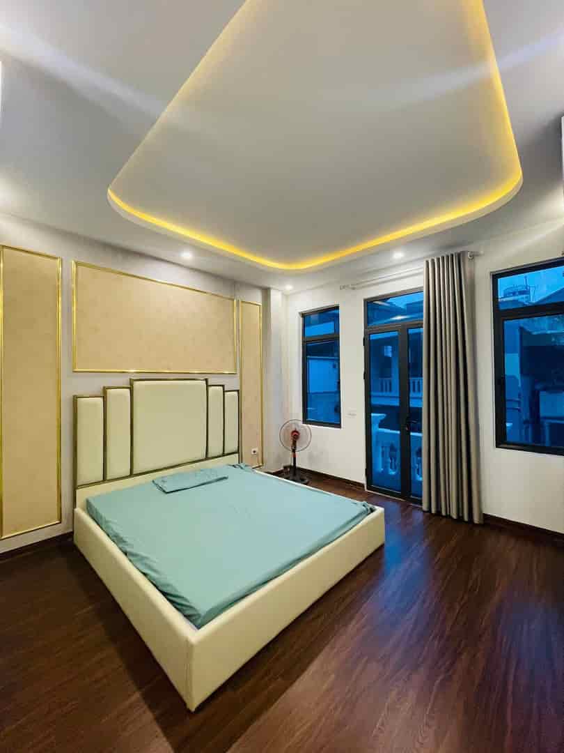 Chính chủ bán nhà Hoàng Mai, 40m2, 4 tầng dân xây 5m ô tô đỗ, giá 5.4 tỷ