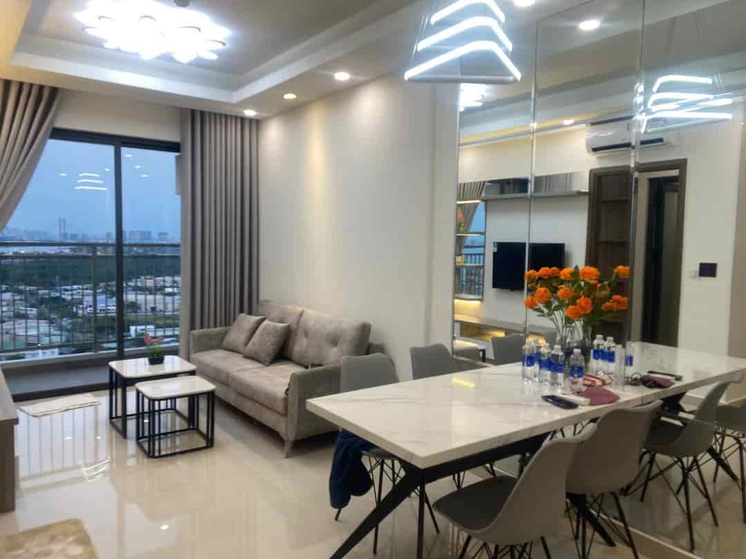 Chính chủ cần bán gấp căn hộ Saigon South Riverside quận 7 DT 68m2, 2PN, 2WC, full nội thất cao cấp, 1 tỷ 660