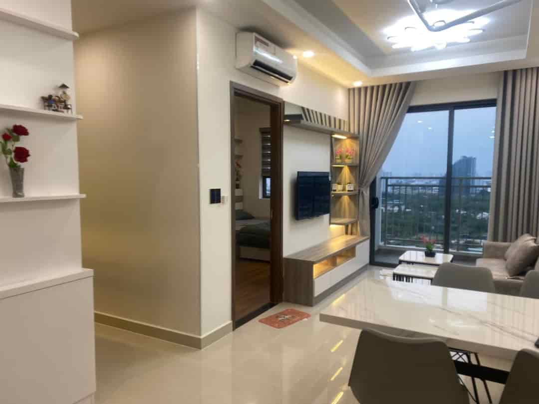 Chính chủ cần bán gấp căn hộ Saigon South Riverside quận 7 DT 68m2, 2PN, 2WC, full nội thất cao cấp, 1 tỷ 660