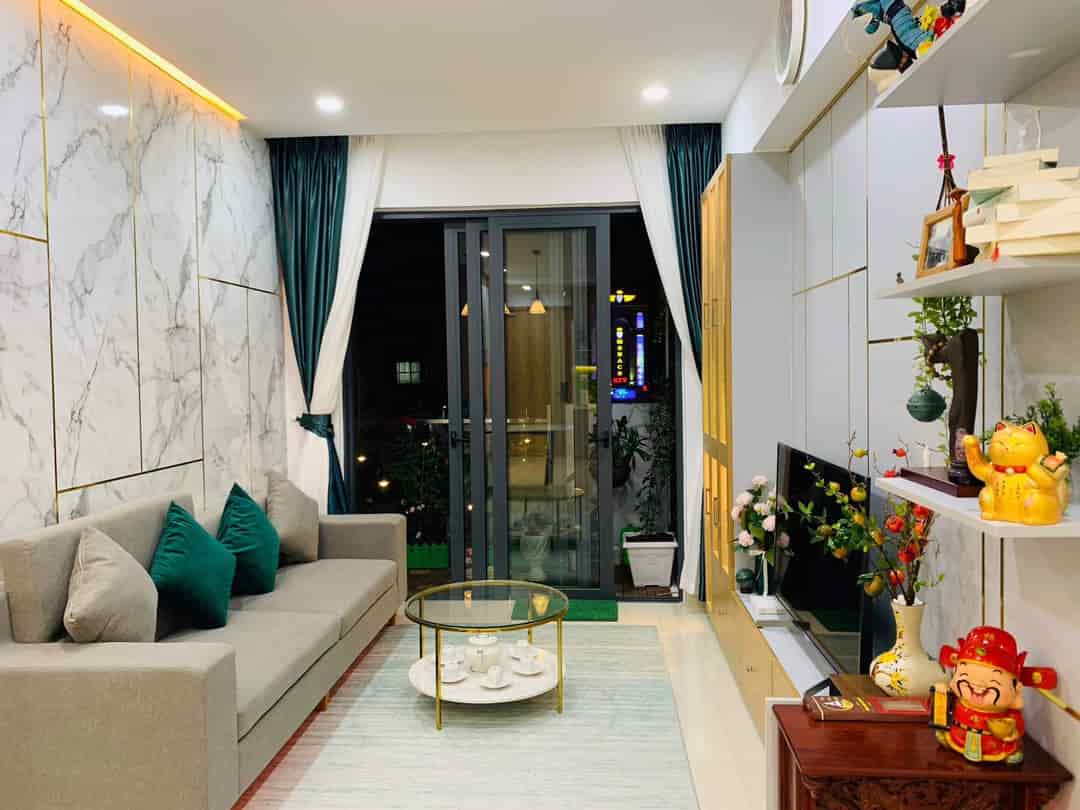 Chính chủ cần bán căn hộ ResGreen Tower, Tân Phú, DT 62m2, 2PN, 2WC, full nội thất, 1 tỷ 550