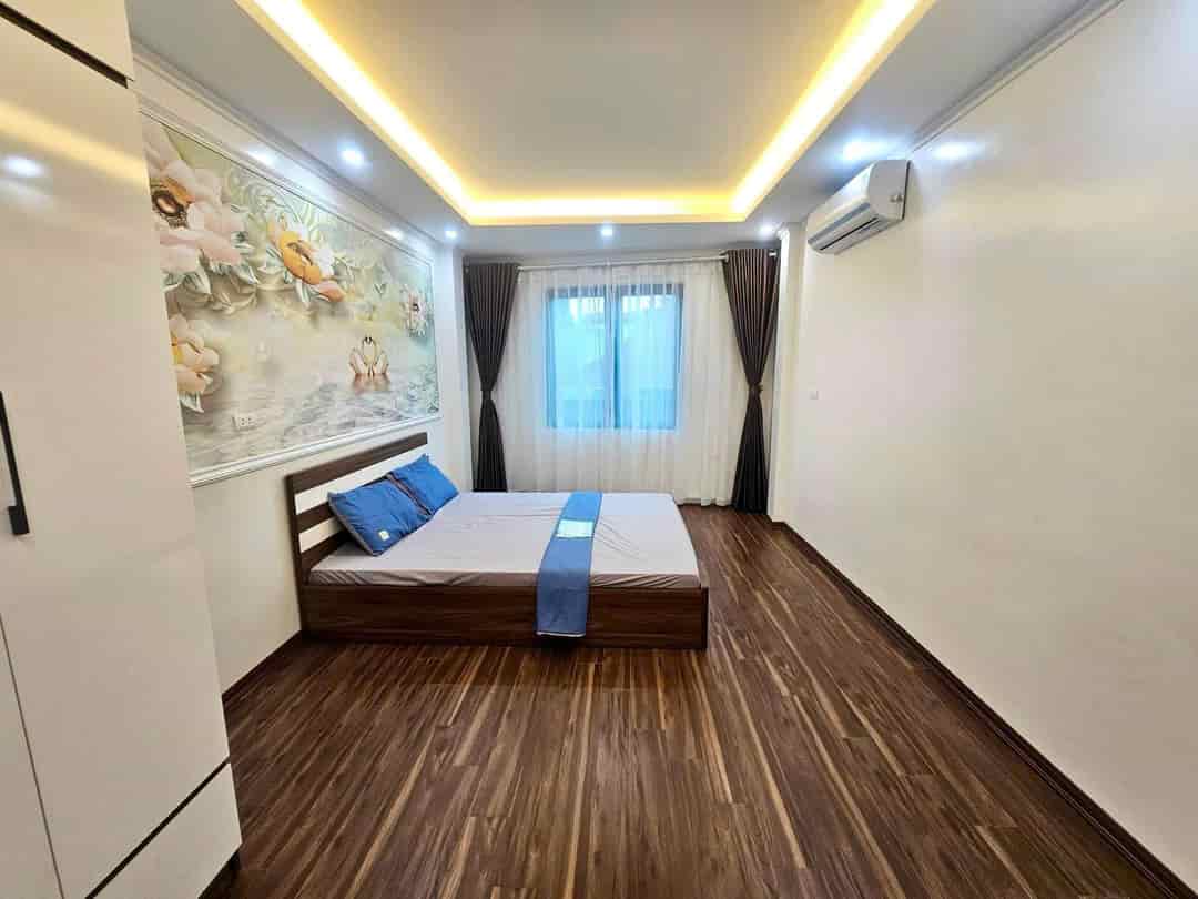 Duy nhất 1 căn phố Nguyễn Trãi, Thanh Xuân, dt 37m2, 5 tầng, giá 6.2 tỷ, đối diện Royal City