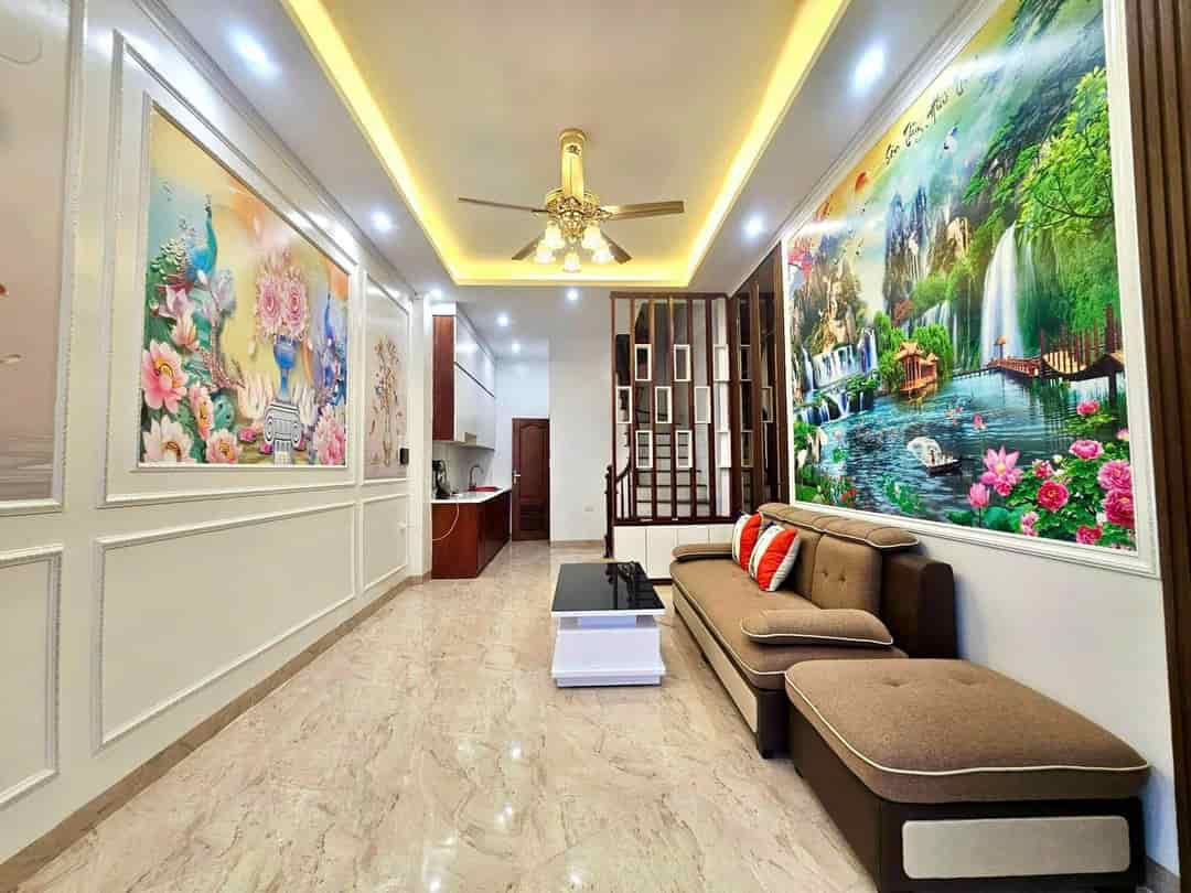 Duy nhất 1 căn phố Nguyễn Trãi, Thanh Xuân, dt 37m2, 5 tầng, giá 6.2 tỷ, đối diện Royal City