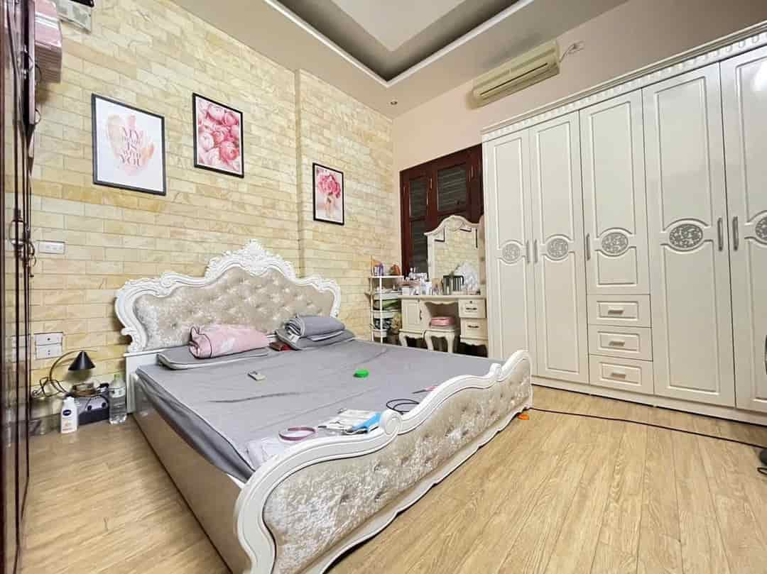 Bán nhà phố Nguyễn Trãi, Thanh Xuân 46m2, 5 tầng, chỉ 7.8 tỷ, ngõ to rộng