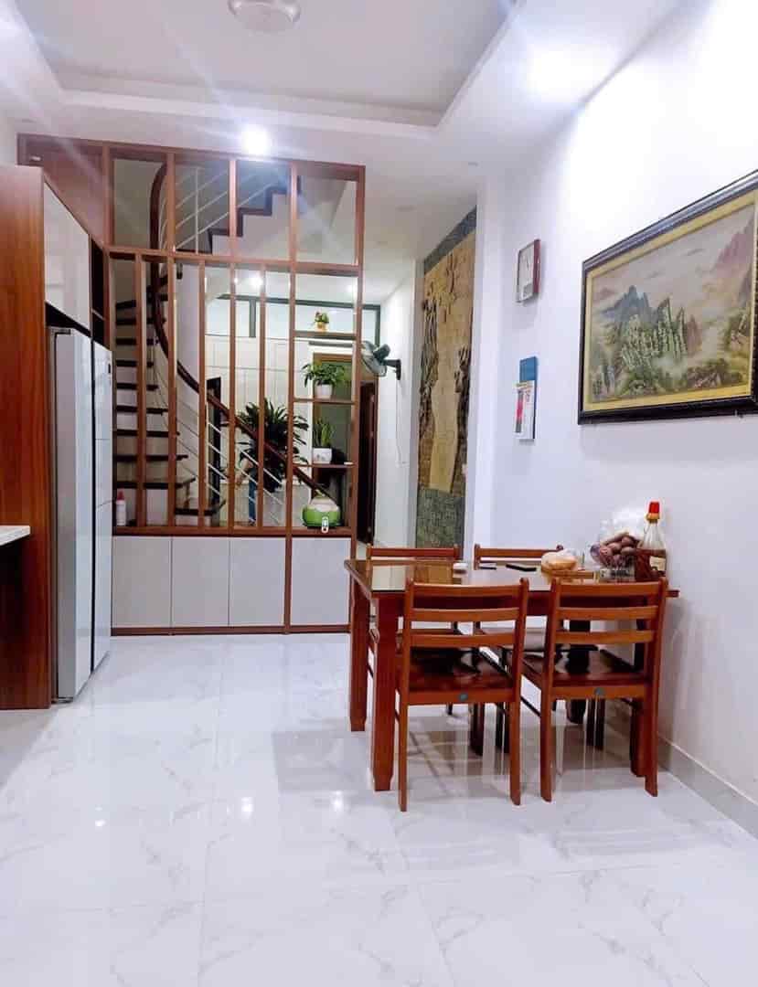 Nhà đẹp, phố Nguyễn Trãi, Thanh Xuân 50m2 x 4 tầng, chỉ 6.8 tỷ, ngõ rộng 2m gần phố