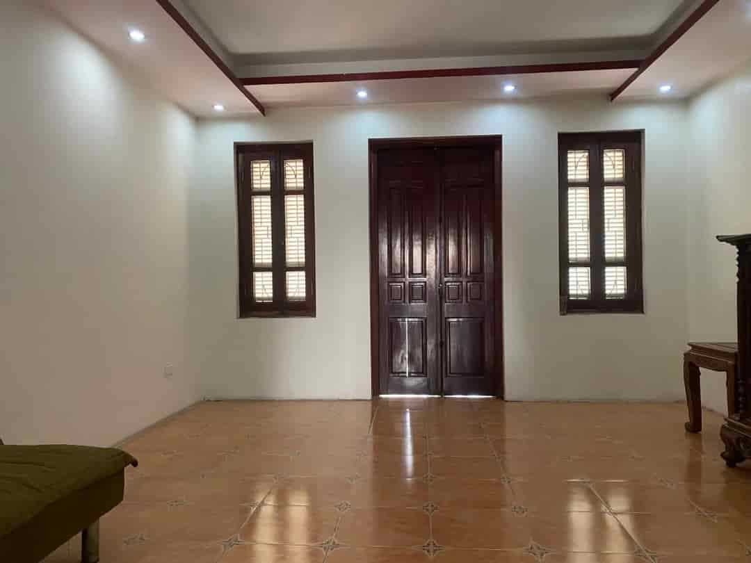 Bán nhà Tứ Liên, Tây Hồ, 80m2 4 tầng, nhà đẹp dân xây, gara ô tô, trước nhà ô tô tránh, ngõ thông tứ phía