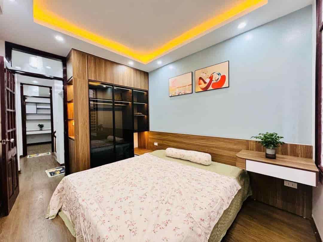 Bán nhà cạnh ngã tư Sở, Thanh Xuân, Hà Nội, DT 35m2 với nhà 5 tầng xây mới, giá chào nhỉnh 7 tỷ có TL