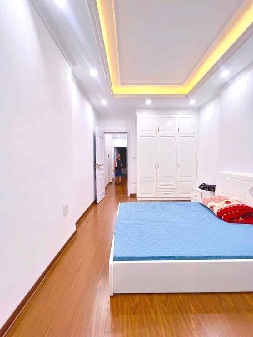 Bán nhà quận Đống Đa quận trung tâm đi đâu cũng tiện, Thịnh Quang 45m2 4 tầng 3.3m mặt tiền, giá 7.19 tỷ