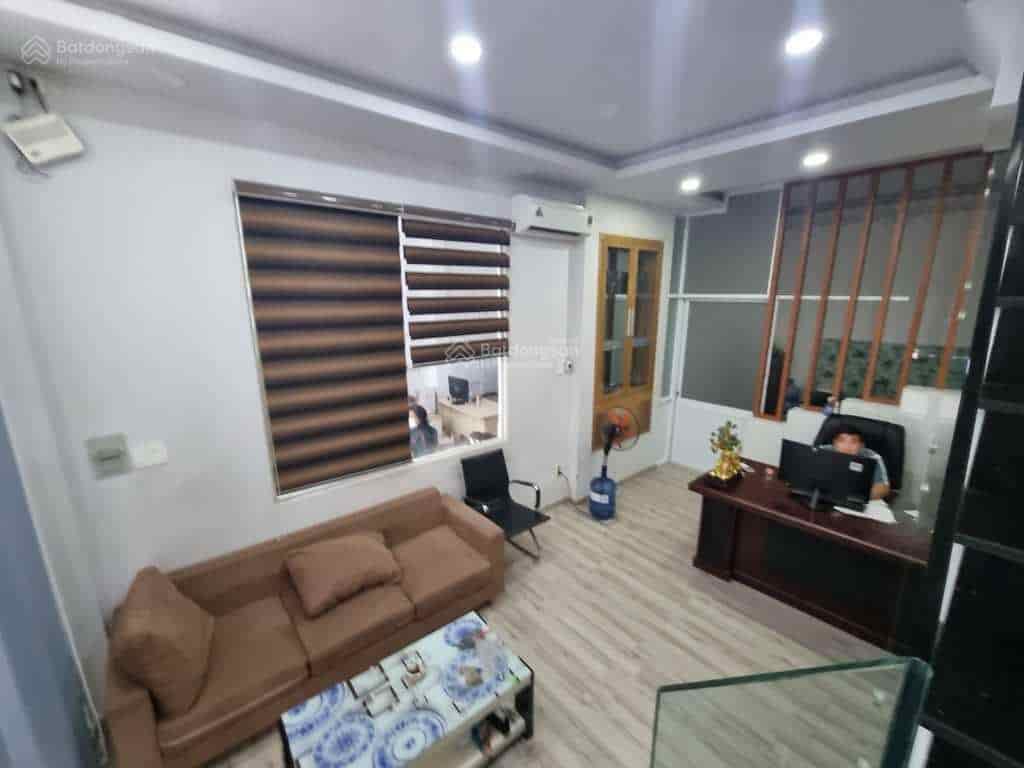 Nhà Trịnh Hoài Đức, ngay Vincom Plaza, ô tô tận cửa, 2T, ngang 6m, 75m2, nhỉnh 6 tỷ