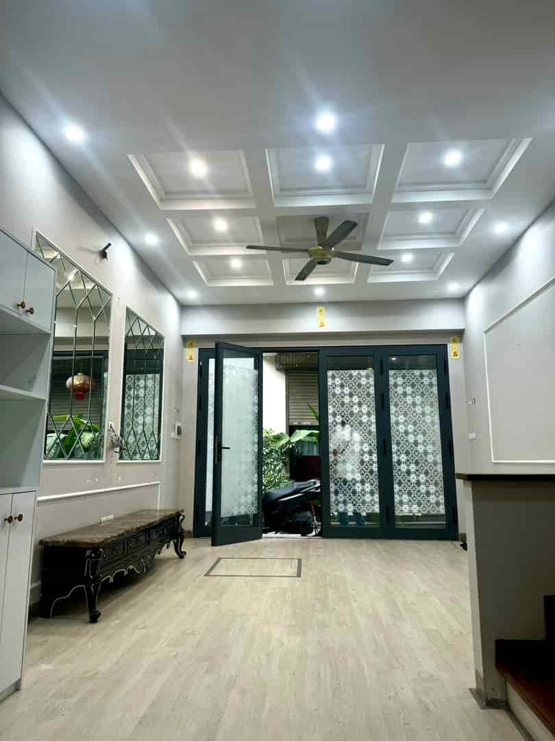 Bán nhà Hồng Tiến, 68m2, 5T, 10,3 tỷ, nhà đẹp, thang máy, ngõ ô tô thông