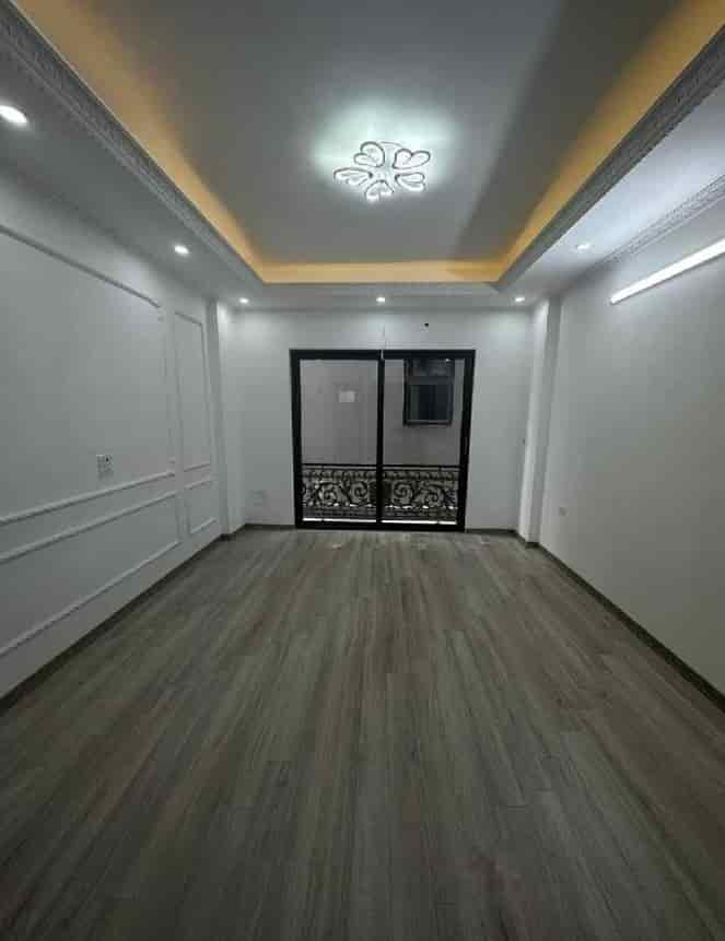 Bán nhà Hồng Tiến, 68m2, 5T, 10,3 tỷ, nhà đẹp, thang máy, ngõ ô tô thông