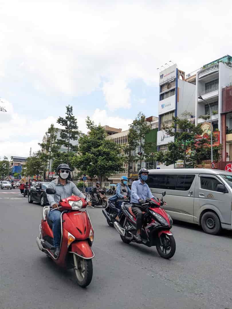 Bán nhà mặt tiền quận 1, đường lớn, kế Bến Thành, 9x19m, giá 66 tỷ