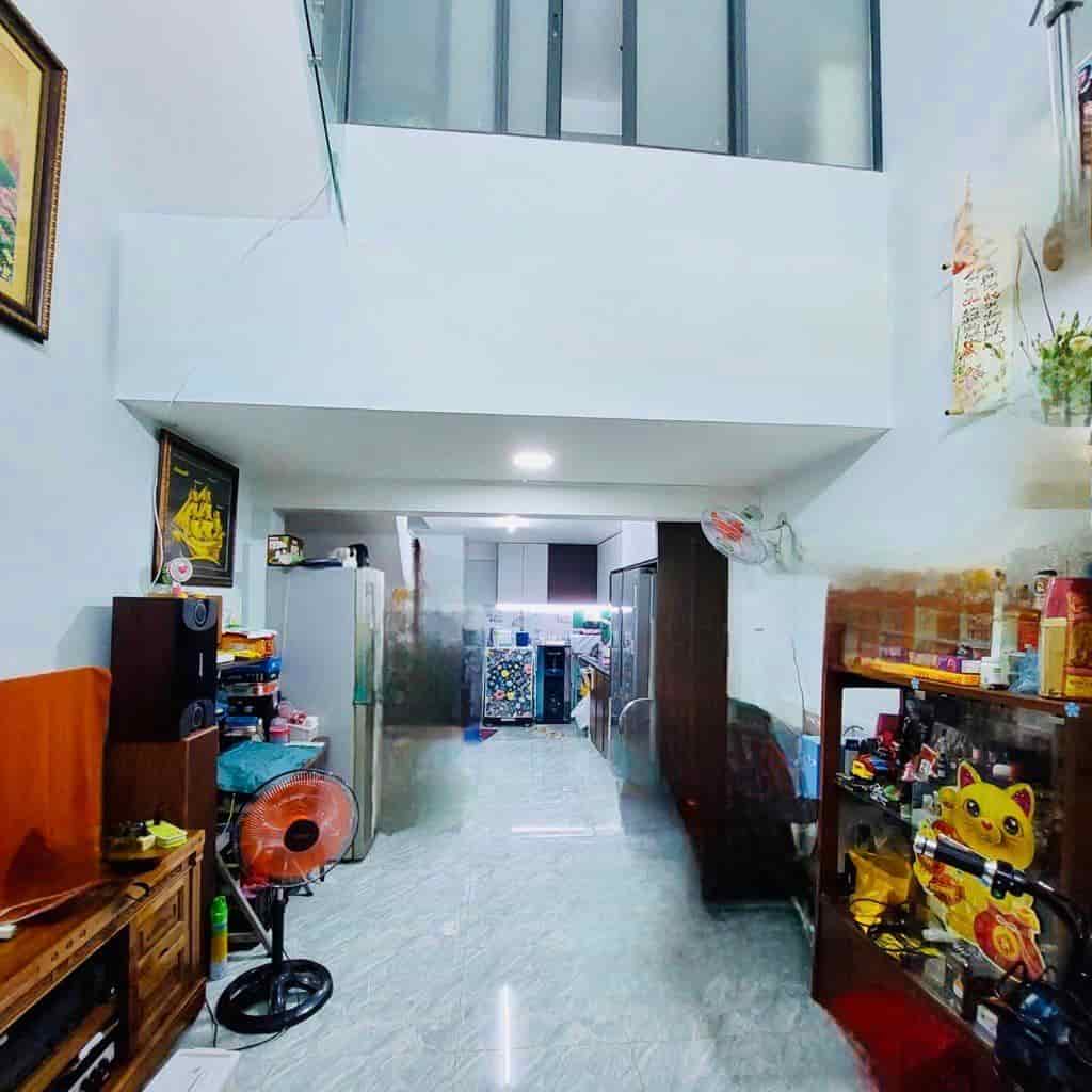 Bán nhà phường 15, Gò Vấp, gần 40m2, full nội thất, hẻm ôtô, 4pn, chỉ nhỉnh 4 tỷ