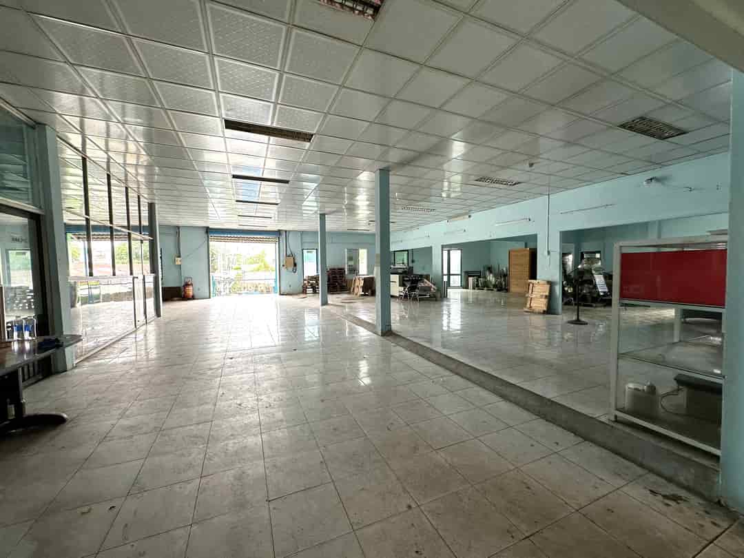 Bán kho xưởng 1200m2 ,full thổ, gần bến xe Miền Tây, 74 tỷ thương lượng