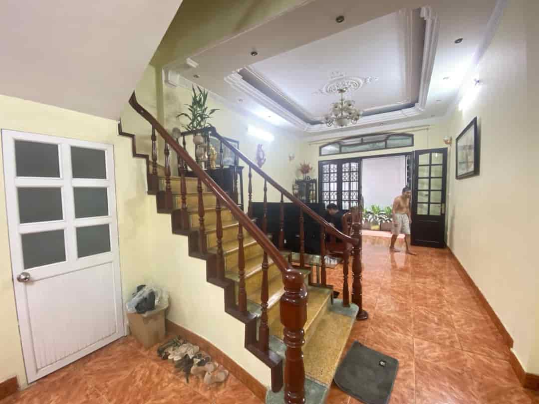 Bán nhà Hào Nam, 110m2, mt 7m, ngõ thông, gần phố, nhà đẹp, nhỉnh 12 tỷ