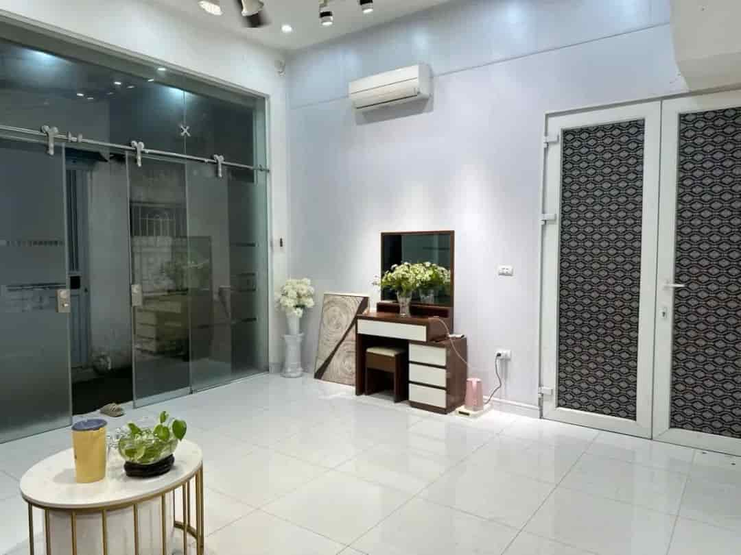 Bán nhà Tam Khương,30m2,mt 6m, lô góc, gần phố, ngõ thông, kinh doanh, giá 7 tỷ