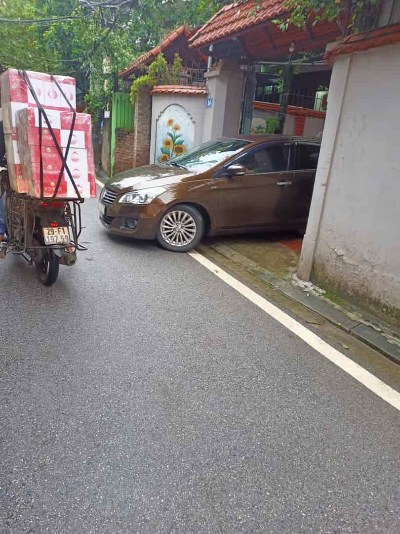 Nhà đẹp Bát Khối, hàng xóm Aeon Mall, ô tô ngủ trong nhà  giá hơn 6 tỷ