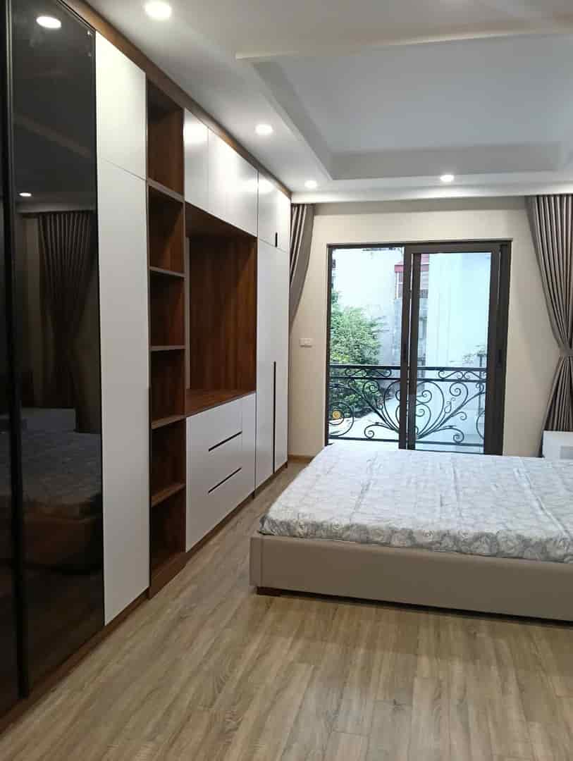 Cổ Linh, Đàm Quang Trung, 50m2 , thang máy, nhà 6 tầng thiết kế hiện đại