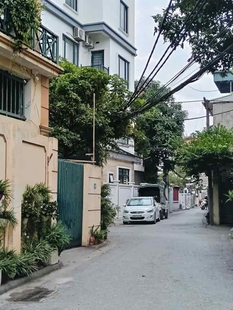 BÁN GẤP 🏡NHÀ LÔ GÓC -GẦN 40 M TẠI THẠCH BÀN -LONG BIÊN -GẦN Ô TÔ THÔNG BÀN CỜ GIÁ -CHỈ HƠN 4 TỶ