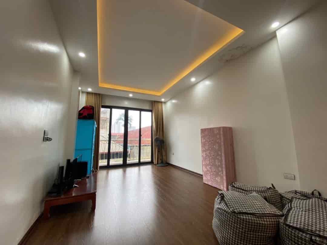 Đại Từ, ô tô đỗ cửa, 5 tầng, 40m2 giá siêu tốt