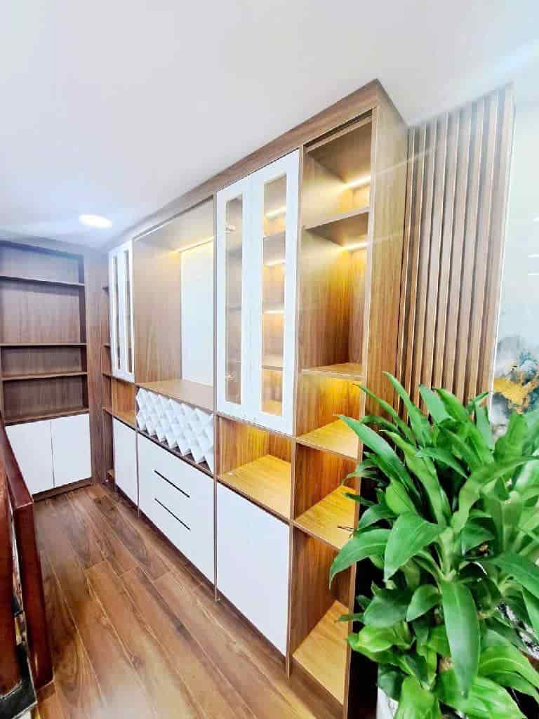 Kim Giang nhà đẹp, gần ô tô đỗ, 30m2, 6 tầng hơn 5 tỷ